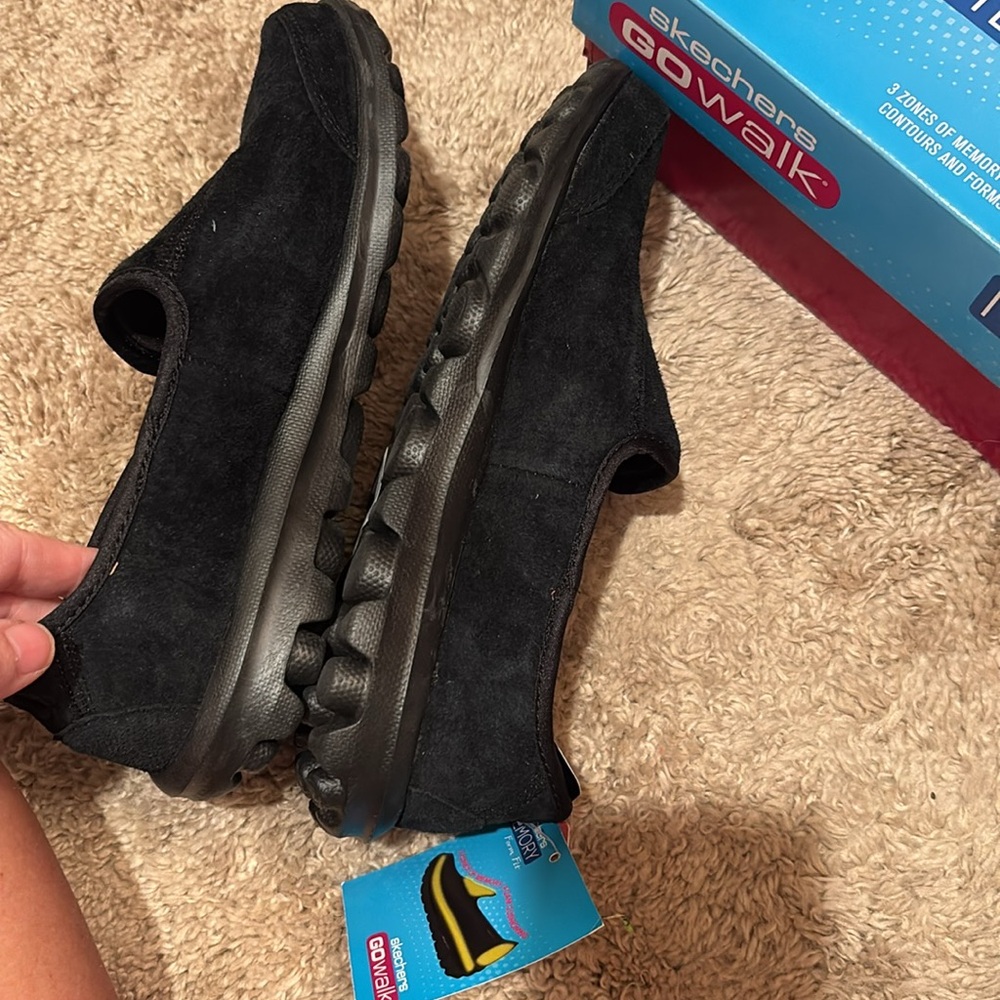 NWT Skechers Black GOwalk Slip-Ons 6.5 memory form fit - Picture 5 of 8